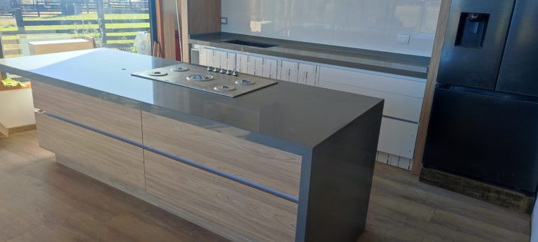 Cubierta de islas - Cuarzo Concret Grey
